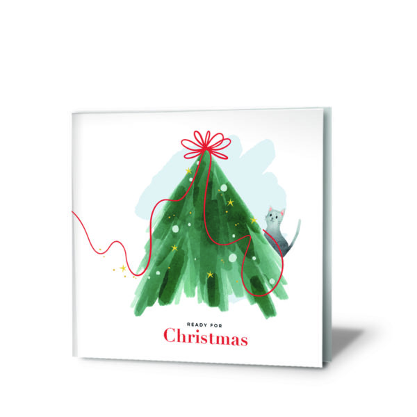 Tarjeta de navidad UNICEF solidaria con diseño de árbol de navidad estilo acuarela y gatos jugando con un ovillo de lana rojo