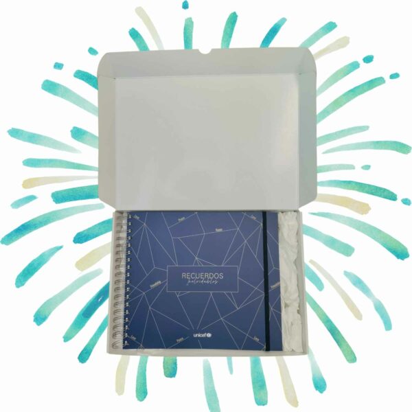 Pack de regalo con álbum de recuerdos Children Today de color azul celadón